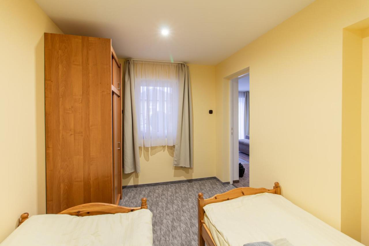 Deli Terasz A Apartman Free Parking, Self-Check-In Anytime Дьёр Экстерьер фото